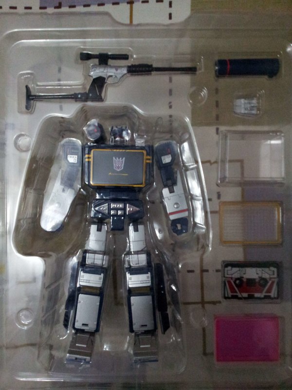 MP 13 Soundwave Out Of Box Images Of Takara Tomy Transformers Masterpiece Figure  (2 of 27)